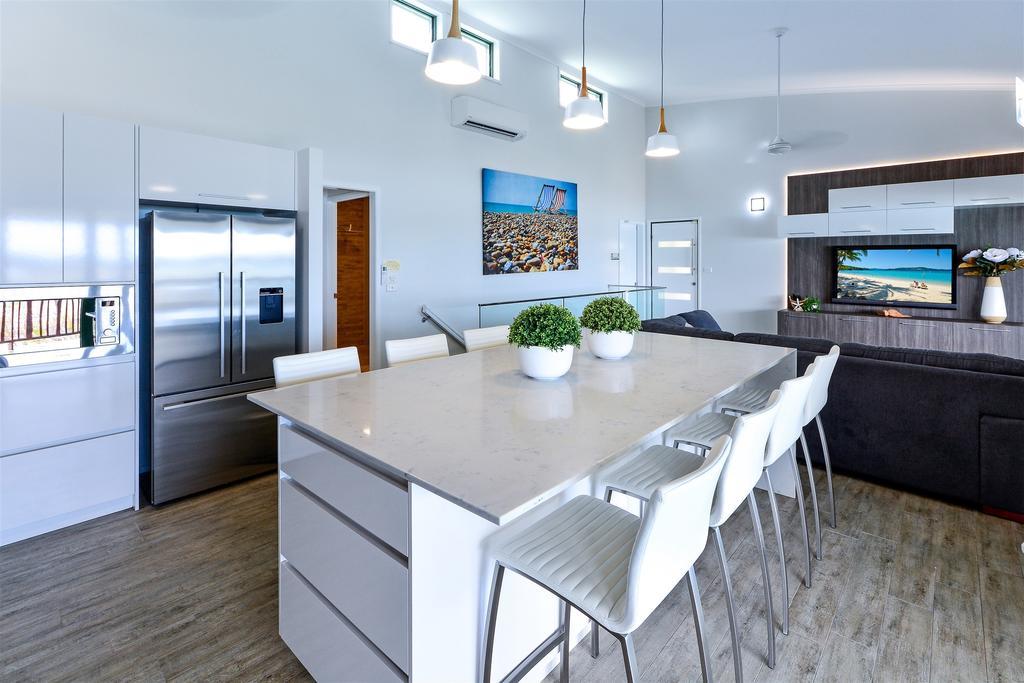 Casuarina Cove Apartments Hamilton Island Exterior photo